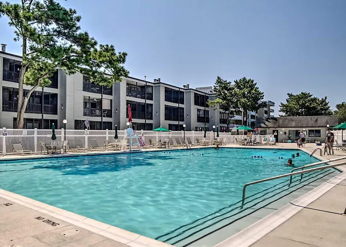 Holiday home Unwind Poolside, Walk To Shore! Ocean Getaway Ocean City